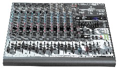 Mezcladora Behringer Xenyx 1832FX